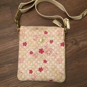 Coach floral crossbody bag🌸